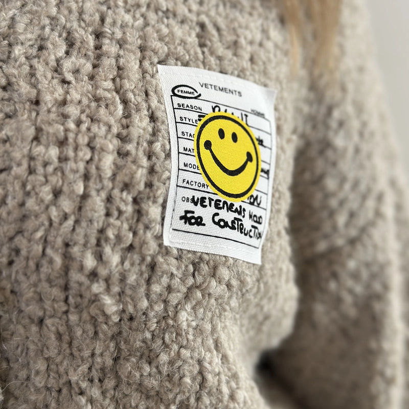 BORA-JASINA Cardigan mit Smileypatch